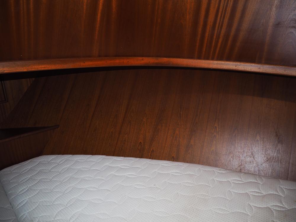 Cabin en avant, H&eacute;bergements